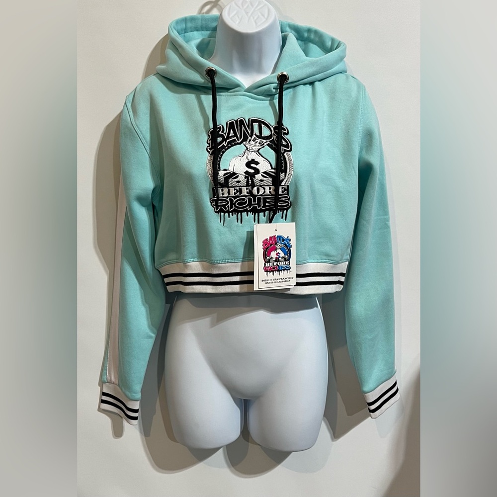 BAND$ BEFORE RICHES‎ Crop Hoodie Size Medium Nwt